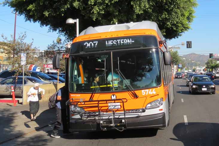 LA Metro New Flyer Xcelsior XN40 5744